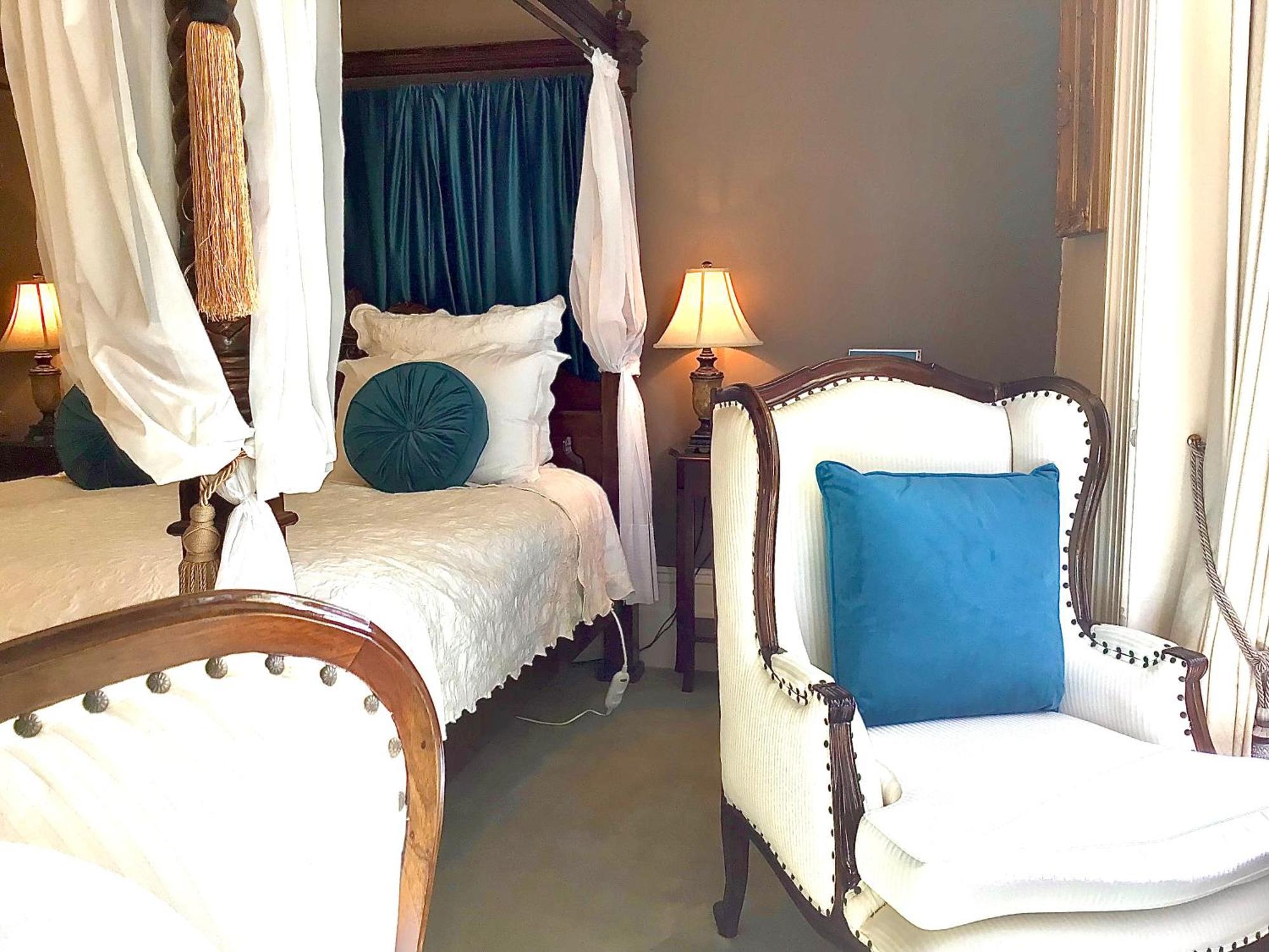 론서스턴 쿠라종 하우스 비앤비 B&B 객실 사진
